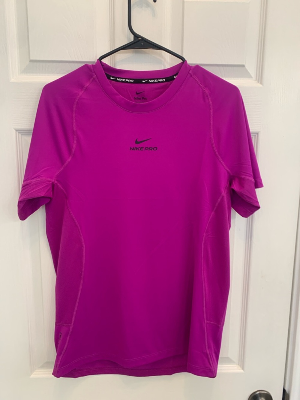 Nike Magenta Short Sleeve Pro training Tee - Meduim